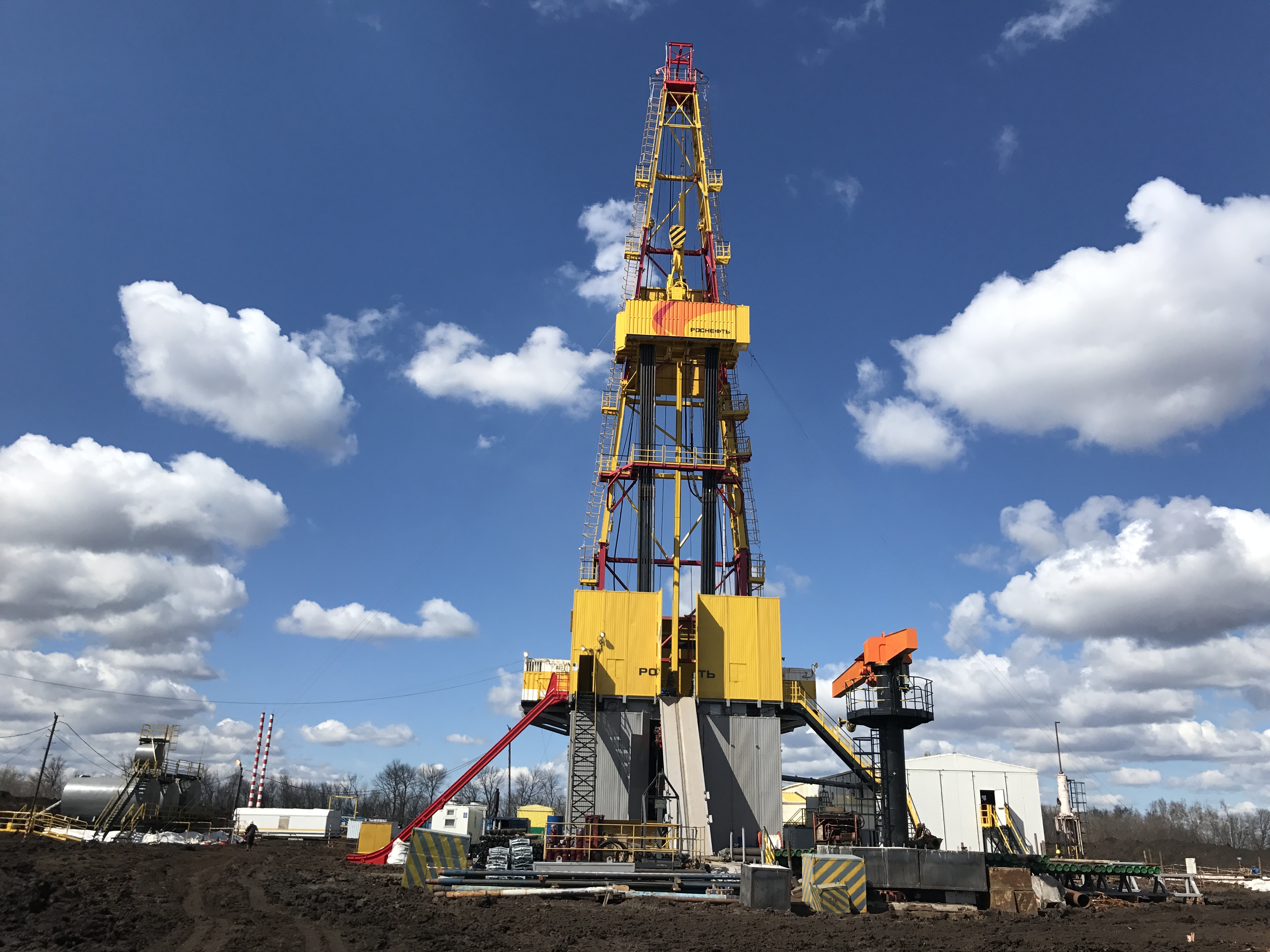 新闻7 低温钻机在俄罗斯萨马拉州施工.jpg